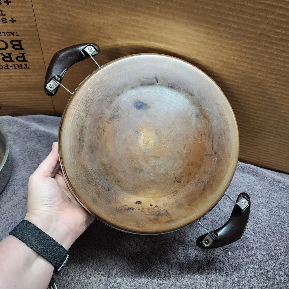 Various stainless steel pan, bowl and collapsible collinder Shlf